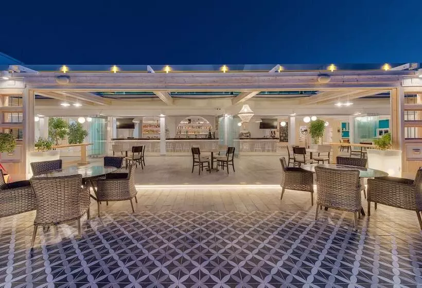 Fotos del hotel Mandala Seafront Suites:  11