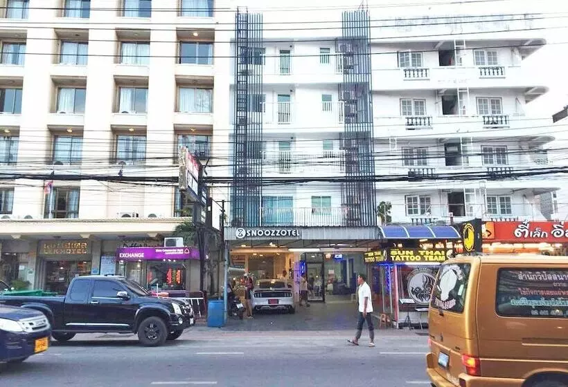 Snoozzotel