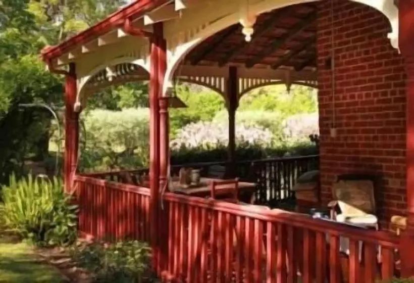 Fotos del hotel Fawkes House Country Spa Retreat:  3