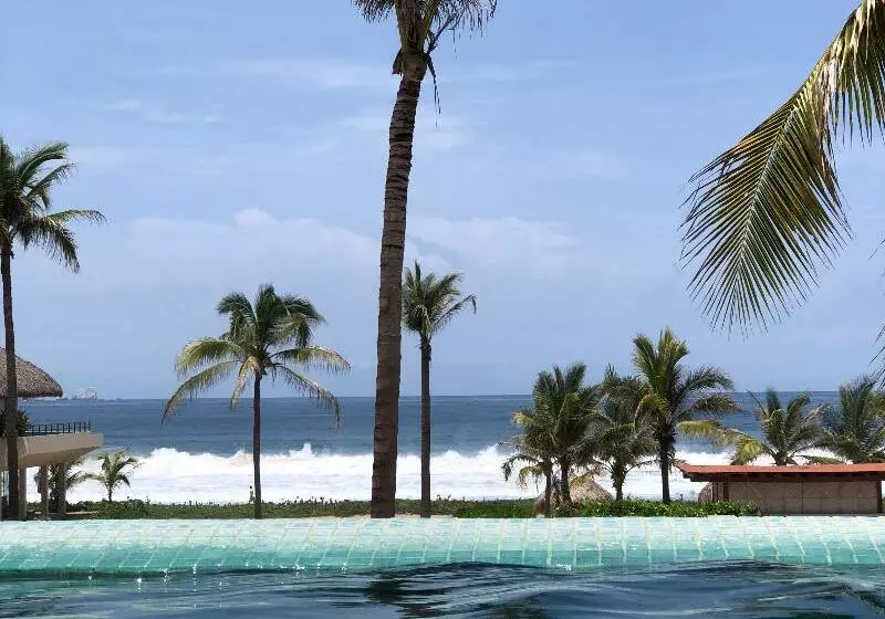Marea Beachfront Villas