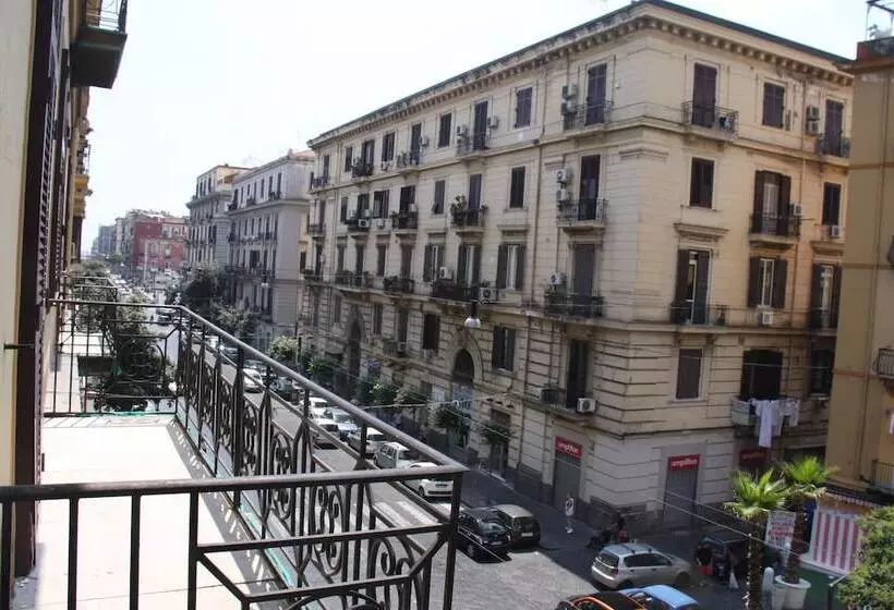 Fotos del hotel B&b Le Porte Di Napoli:  1
