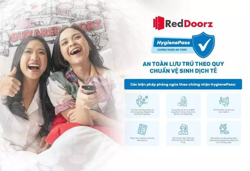 Fotos del hotel Reddoorz Plus Near Nguyen Hue Walking Street:  2