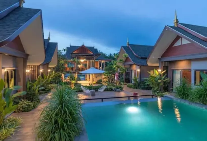 Fotos del hotel The Scene Cliff View Villas:  9
