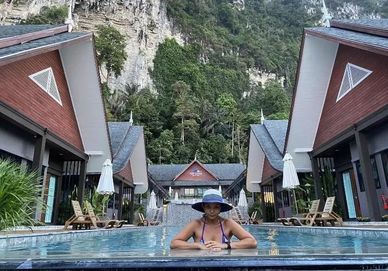 Fotos del hotel The Scene Cliff View Villas:  19