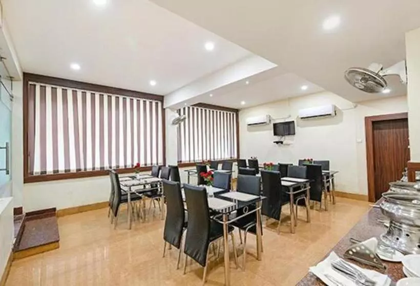 Fotos del hotel Capital O 28034 Triple Tree S & Resorts:  6