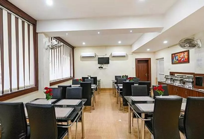 Fotos del hotel Capital O 28034 Triple Tree S & Resorts:  7