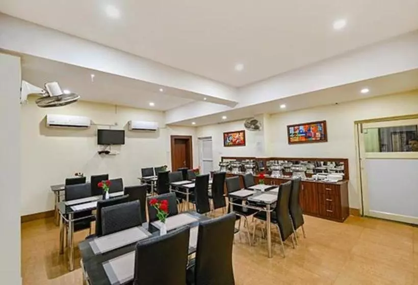 Fotos del hotel Capital O 28034 Triple Tree S & Resorts:  9