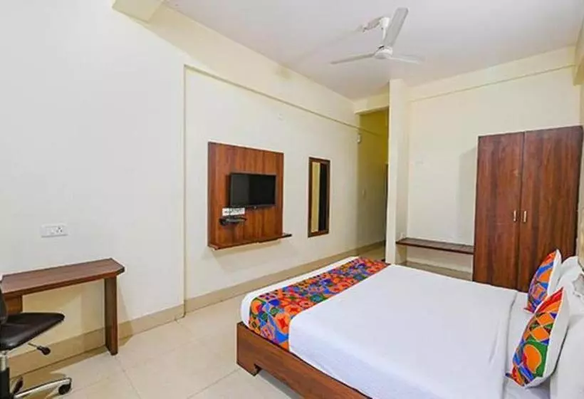 Fotos del hotel Capital O 28034 Triple Tree S & Resorts:  14