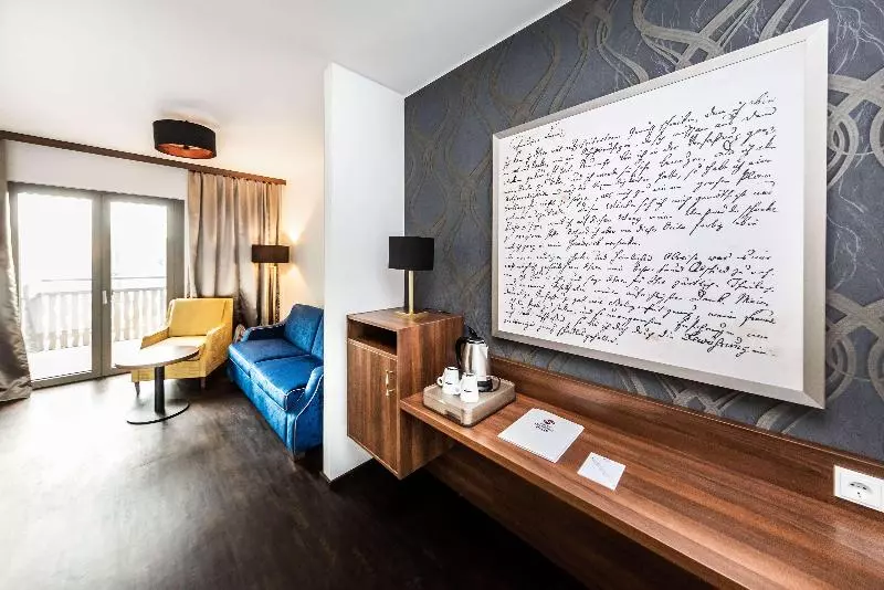 Fotos del hotel Best Western Plus Royal Suites:  25