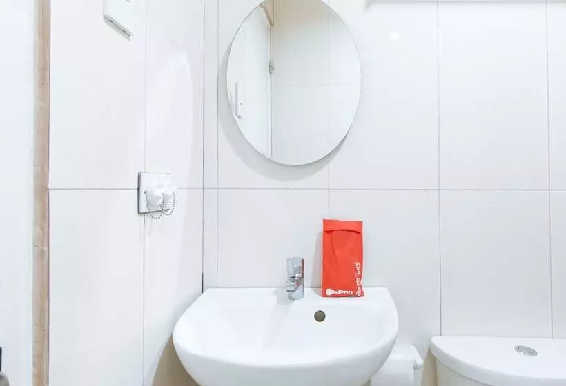 Fotos del hotel Reddoorz Plus At Edsa Congressional  Vaccinated Staff:  2