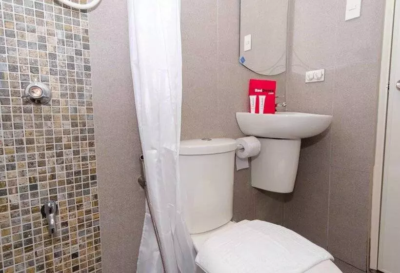 Fotos del hotel Reddoorz Plus At Edsa Congressional  Vaccinated Staff:  10