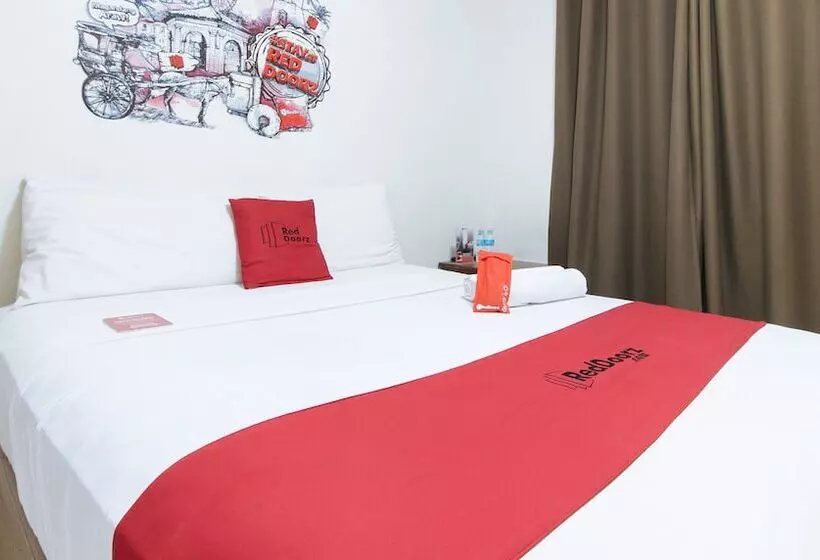 Fotos del hotel Reddoorz Plus At Edsa Congressional  Vaccinated Staff:  24