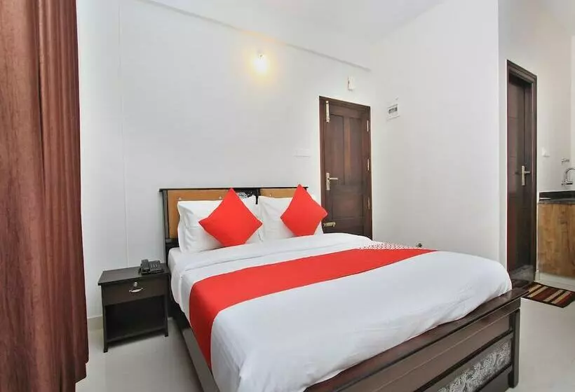 Oyo 12033 Hotel Royal Residence