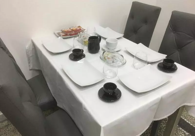 Mb95  Mezzocannone Luxurious Bed&breakfast