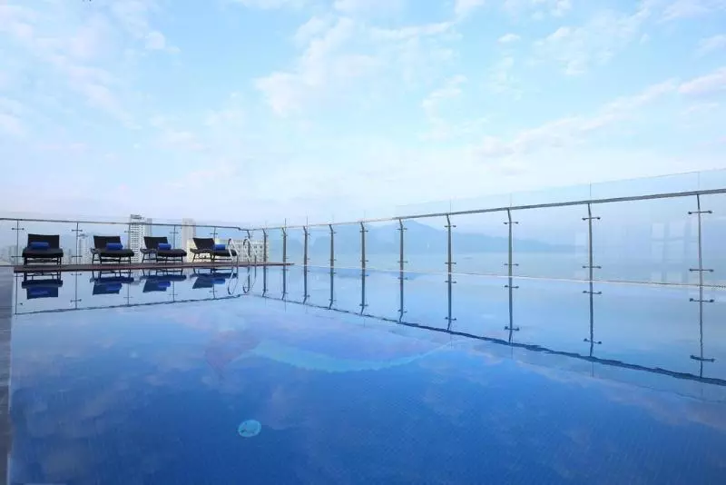Sunny Ocean  & Spa